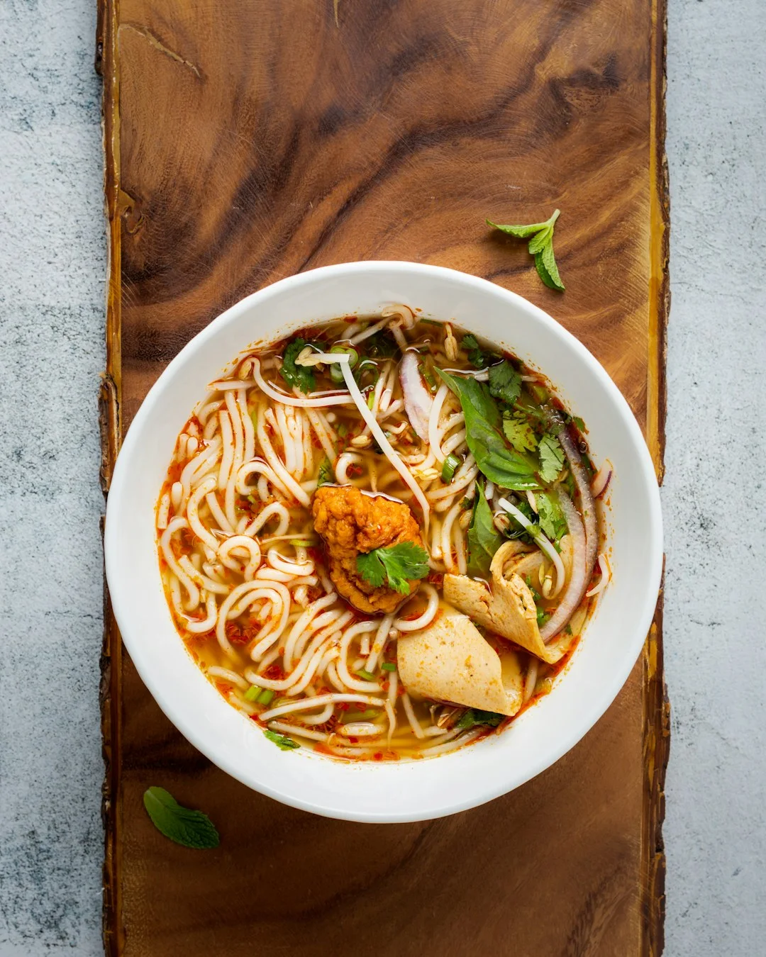 Singaporean Laksa – Spicy Coconut Noodle Soup Recipe